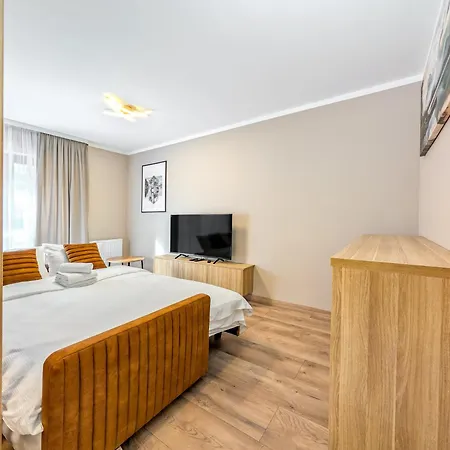 Reymonta Deluxe By Bookinghost