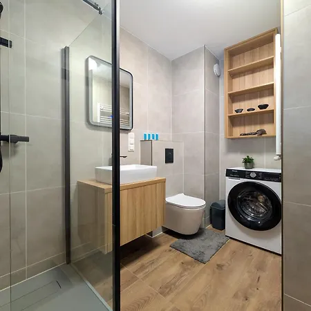 Reymonta Deluxe By Bookinghost Apartamento