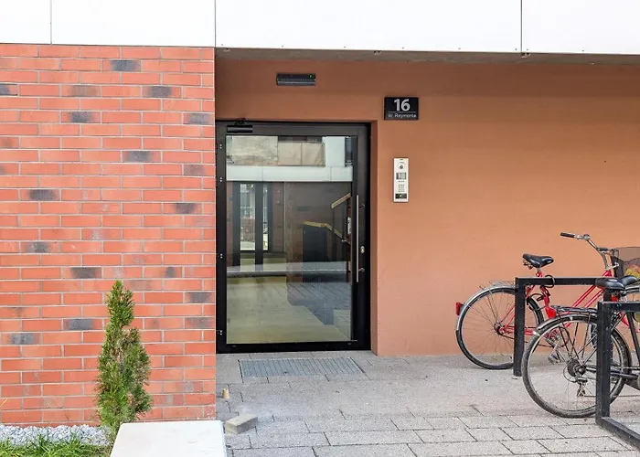 Reymonta Deluxe By Bookinghost Apartment