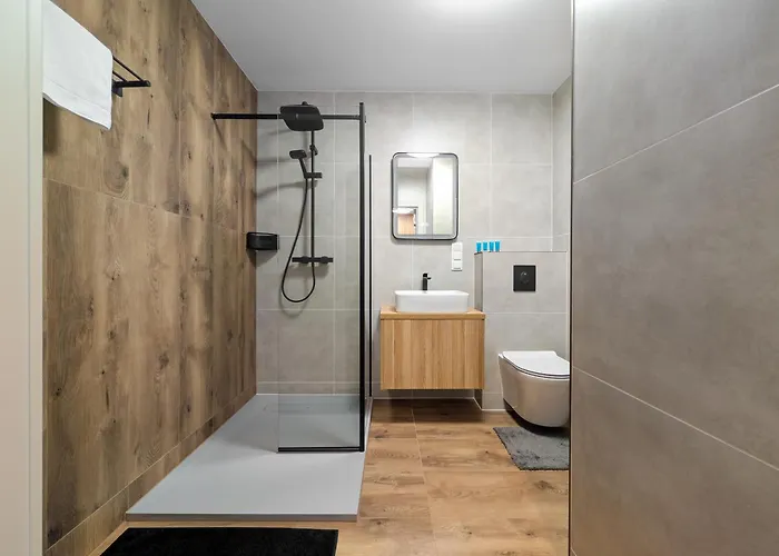 Reymonta Deluxe By Bookinghost Apartment *